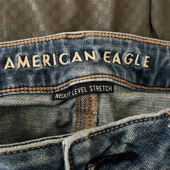 American Eagle. Size 6. Will bundle with other 2 for better price. - Picture 2 of 4